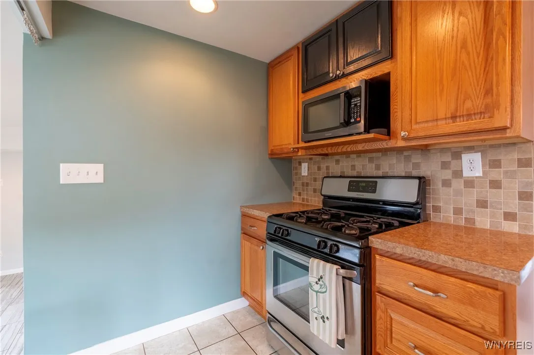 109 Yeager Drive, Cheektowaga, New York 14225, Cheektowaga, New York 14225, 3 Bedrooms Bedrooms, 8 Rooms Rooms,2 BathroomsBathrooms,Residential,Closed,109 Yeager Drive, Cheektowaga, New York 14225,0,B1631970