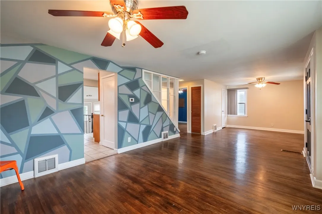 109 Yeager Drive, Cheektowaga, New York 14225, Cheektowaga, New York 14225, 3 Bedrooms Bedrooms, 8 Rooms Rooms,2 BathroomsBathrooms,Residential,Closed,109 Yeager Drive, Cheektowaga, New York 14225,0,B1631970