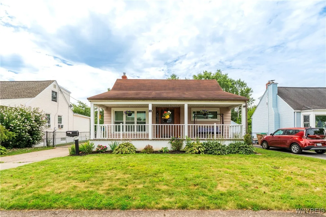 109 Yeager Drive, Cheektowaga, New York 14225, Cheektowaga, New York 14225, 3 Bedrooms Bedrooms, 8 Rooms Rooms,2 BathroomsBathrooms,Residential,Closed,109 Yeager Drive, Cheektowaga, New York 14225,0,B1631970