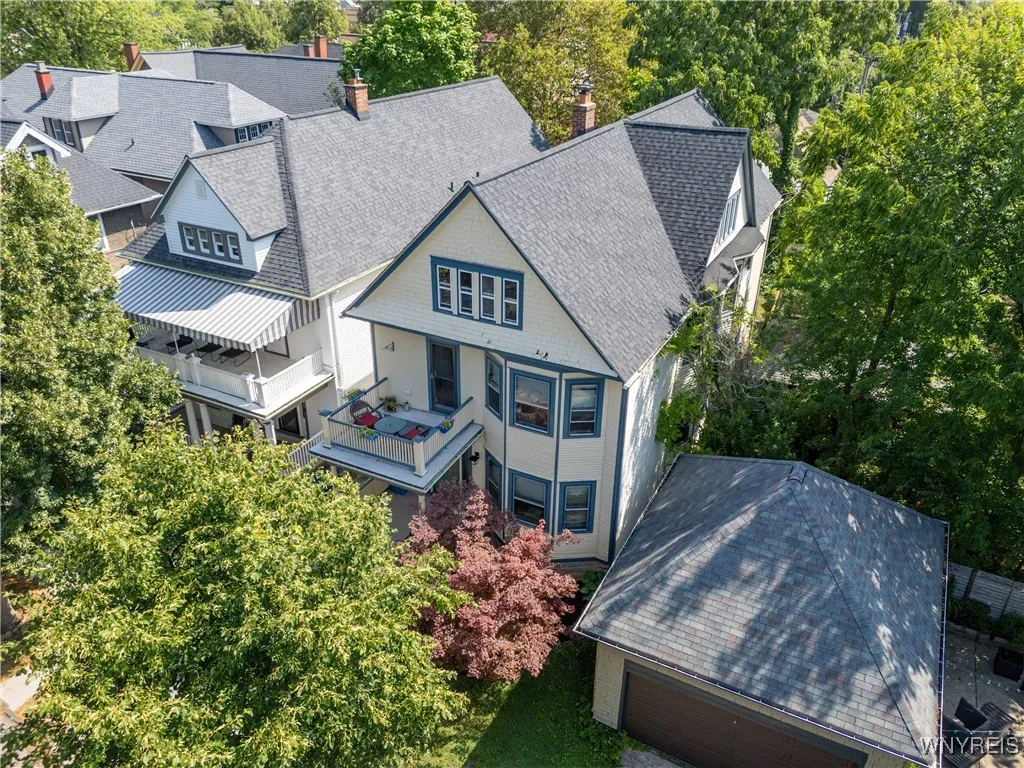 61 Claremont Avenue, Buffalo, New York 14222, Buffalo, New York 14222, 6 Bedrooms Bedrooms, ,2 BathroomsBathrooms,Residential,For Sale,61 Claremont Avenue, Buffalo, New York 14222,B1631201