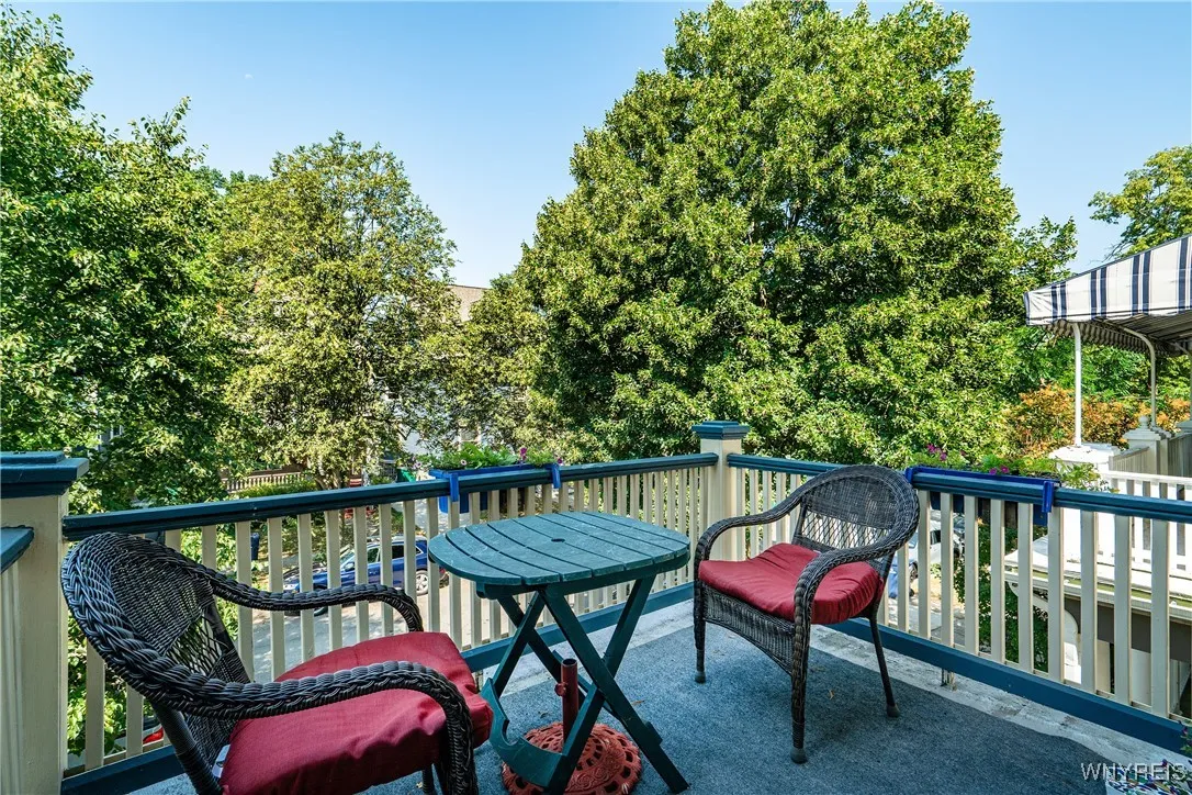 61 Claremont Avenue, Buffalo, New York 14222, Buffalo, New York 14222, 6 Bedrooms Bedrooms, ,2 BathroomsBathrooms,Residential,For Sale,61 Claremont Avenue, Buffalo, New York 14222,B1631201