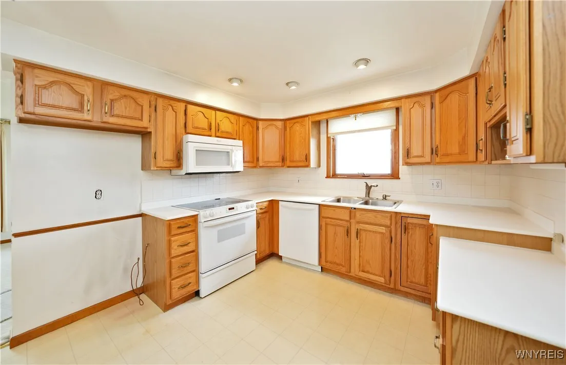 553 Adam Street, Tonawanda, New York 14150, Tonawanda, New York 14150, 2 Bedrooms Bedrooms, 5 Rooms Rooms,2 BathroomsBathrooms,Residential,Closed,553 Adam Street, Tonawanda, New York 14150,0,B1631890