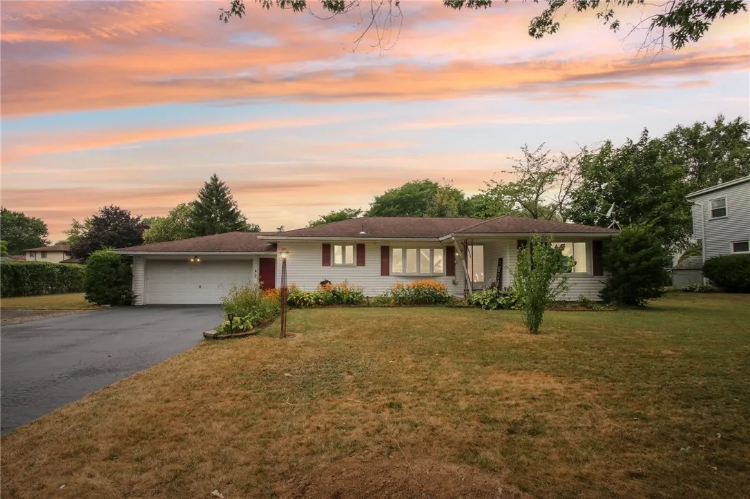19 Dawnhaven Drive, Gates, New York 14624, Gates, New York 14624, 2 Bedrooms Bedrooms, 6 Rooms Rooms,2 BathroomsBathrooms,Residential,Closed,19 Dawnhaven Drive, Gates, New York 14624,0,R1631678