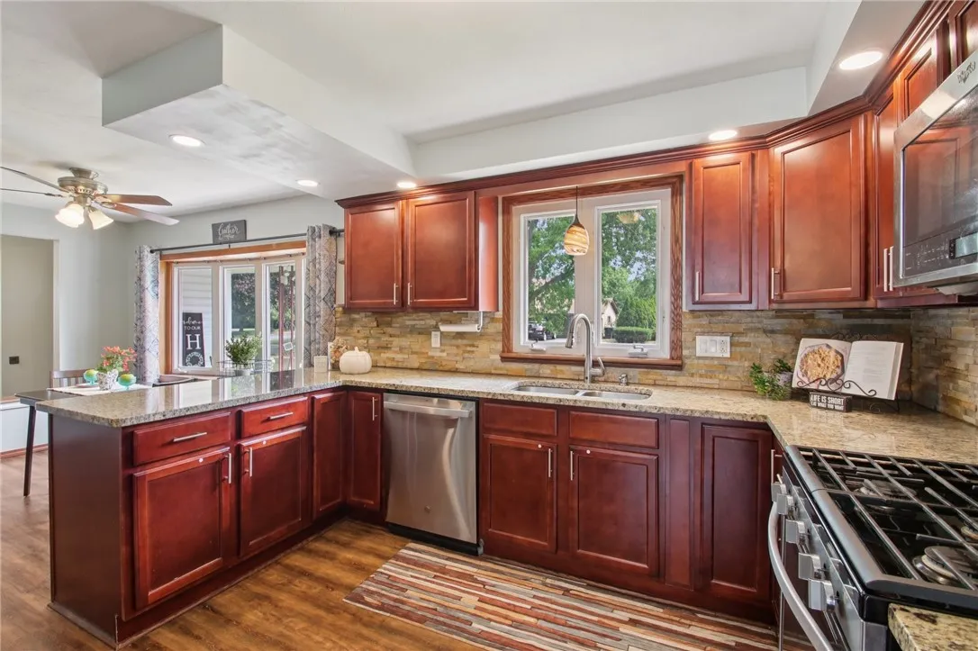 19 Dawnhaven Drive, Gates, New York 14624, Gates, New York 14624, 2 Bedrooms Bedrooms, 6 Rooms Rooms,2 BathroomsBathrooms,Residential,Closed,19 Dawnhaven Drive, Gates, New York 14624,0,R1631678