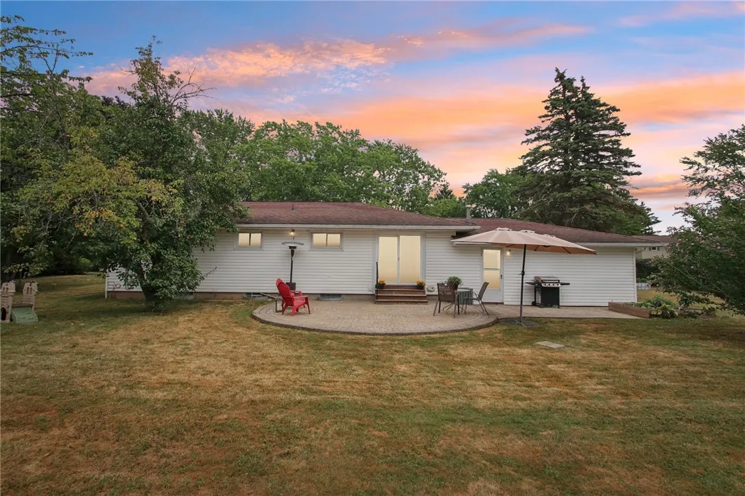 19 Dawnhaven Drive, Gates, New York 14624, Gates, New York 14624, 2 Bedrooms Bedrooms, 6 Rooms Rooms,2 BathroomsBathrooms,Residential,Closed,19 Dawnhaven Drive, Gates, New York 14624,0,R1631678