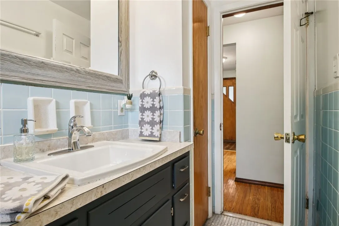 19 Dawnhaven Drive, Gates, New York 14624, Gates, New York 14624, 2 Bedrooms Bedrooms, 6 Rooms Rooms,2 BathroomsBathrooms,Residential,Closed,19 Dawnhaven Drive, Gates, New York 14624,0,R1631678