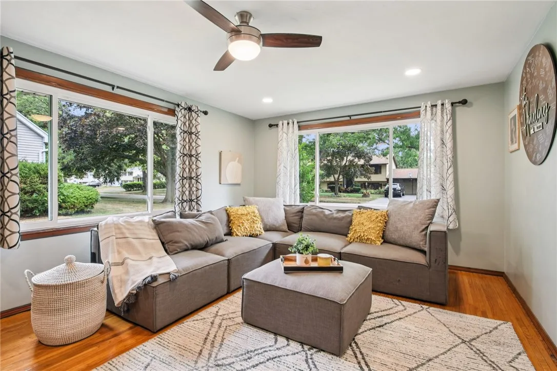 19 Dawnhaven Drive, Gates, New York 14624, Gates, New York 14624, 2 Bedrooms Bedrooms, 6 Rooms Rooms,2 BathroomsBathrooms,Residential,Closed,19 Dawnhaven Drive, Gates, New York 14624,0,R1631678
