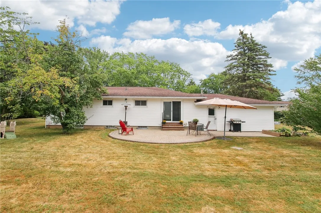 19 Dawnhaven Drive, Gates, New York 14624, Gates, New York 14624, 2 Bedrooms Bedrooms, 6 Rooms Rooms,2 BathroomsBathrooms,Residential,Closed,19 Dawnhaven Drive, Gates, New York 14624,0,R1631678