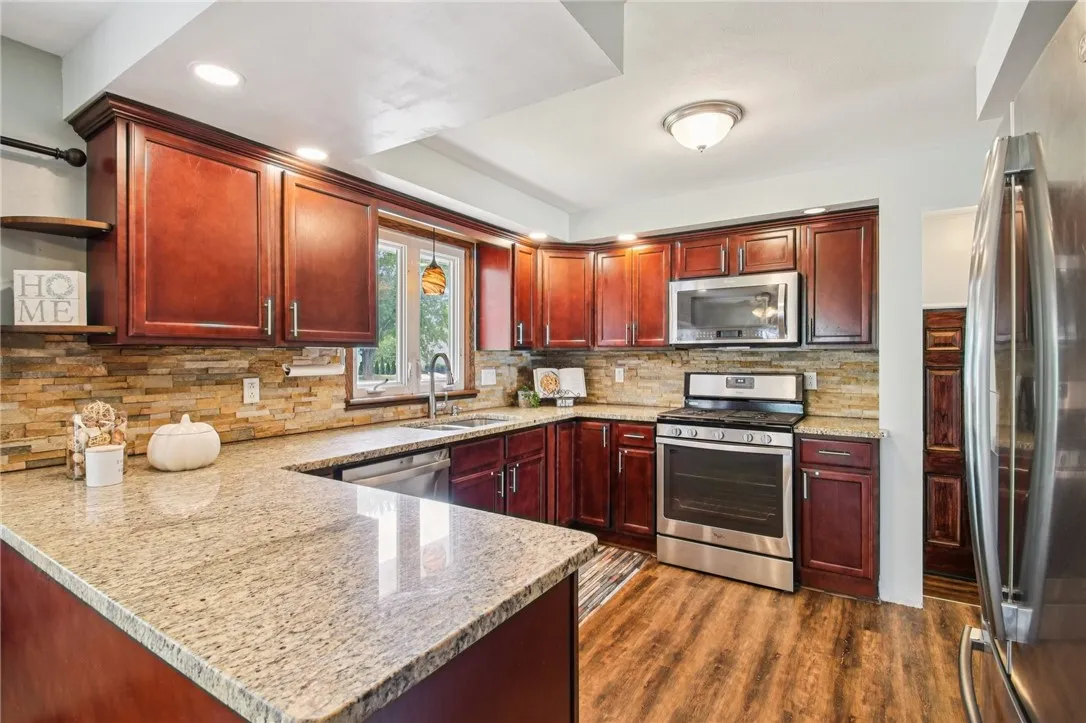 19 Dawnhaven Drive, Gates, New York 14624, Gates, New York 14624, 2 Bedrooms Bedrooms, 6 Rooms Rooms,2 BathroomsBathrooms,Residential,Closed,19 Dawnhaven Drive, Gates, New York 14624,0,R1631678