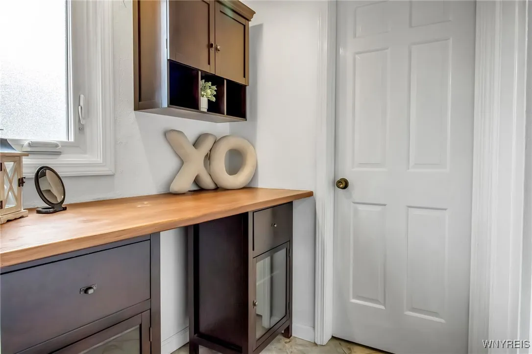 3128 East River Road, Grand Island, New York 14072, Grand Island, New York 14072, 4 Bedrooms Bedrooms, 6 Rooms Rooms,2 BathroomsBathrooms,Residential,Closed,3128 East River Road, Grand Island, New York 14072,0,B1630968