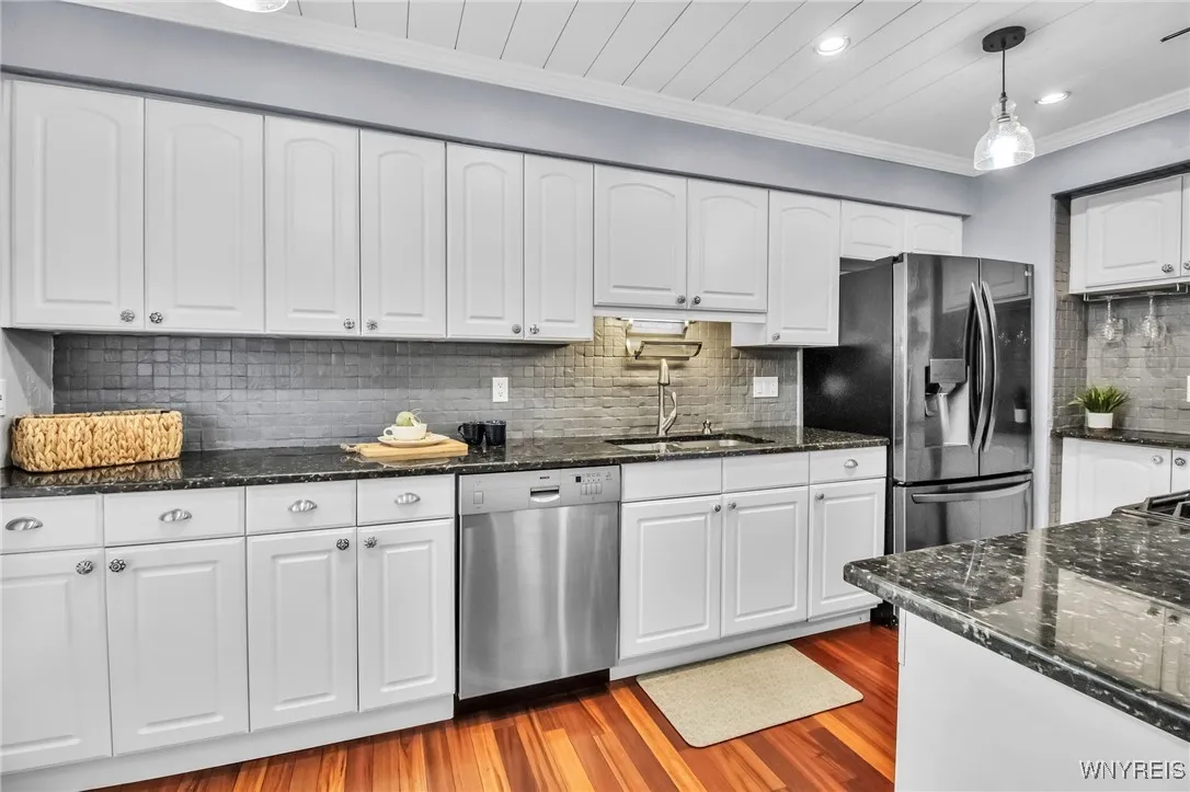 3128 East River Road, Grand Island, New York 14072, Grand Island, New York 14072, 4 Bedrooms Bedrooms, 6 Rooms Rooms,2 BathroomsBathrooms,Residential,Closed,3128 East River Road, Grand Island, New York 14072,0,B1630968