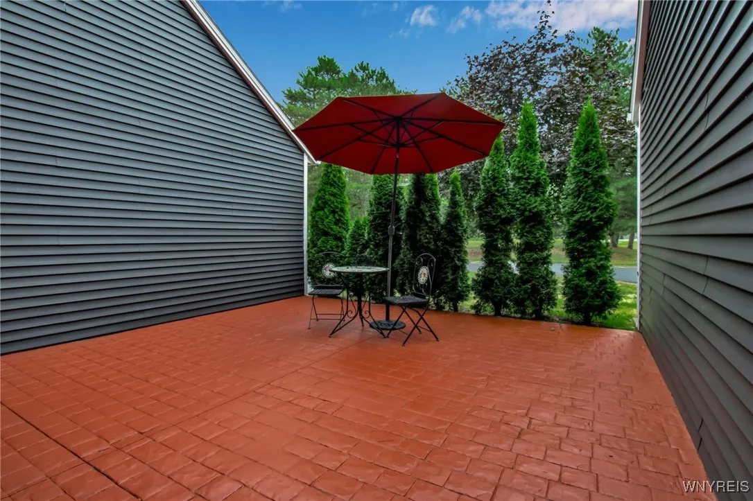 3128 East River Road, Grand Island, New York 14072, Grand Island, New York 14072, 4 Bedrooms Bedrooms, 6 Rooms Rooms,2 BathroomsBathrooms,Residential,Closed,3128 East River Road, Grand Island, New York 14072,0,B1630968