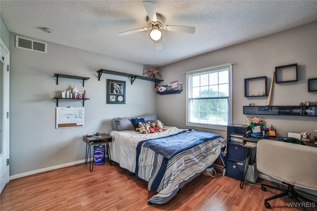 47 Independence Lane, Grand Island, New York 14072, Grand Island, New York 14072, 3 Bedrooms Bedrooms, 8 Rooms Rooms,2 BathroomsBathrooms,Residential,Closed,47 Independence Lane, Grand Island, New York 14072,0,B1631155