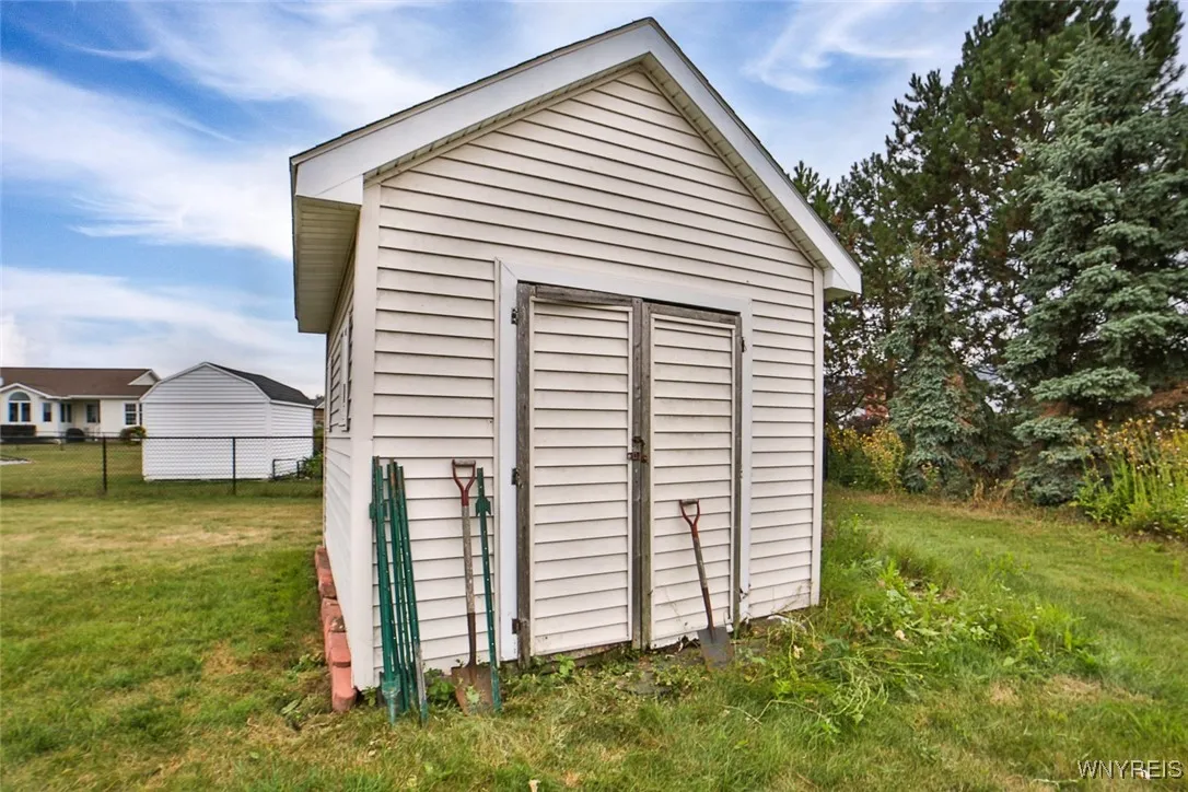 47 Independence Lane, Grand Island, New York 14072, Grand Island, New York 14072, 3 Bedrooms Bedrooms, 8 Rooms Rooms,2 BathroomsBathrooms,Residential,Closed,47 Independence Lane, Grand Island, New York 14072,0,B1631155