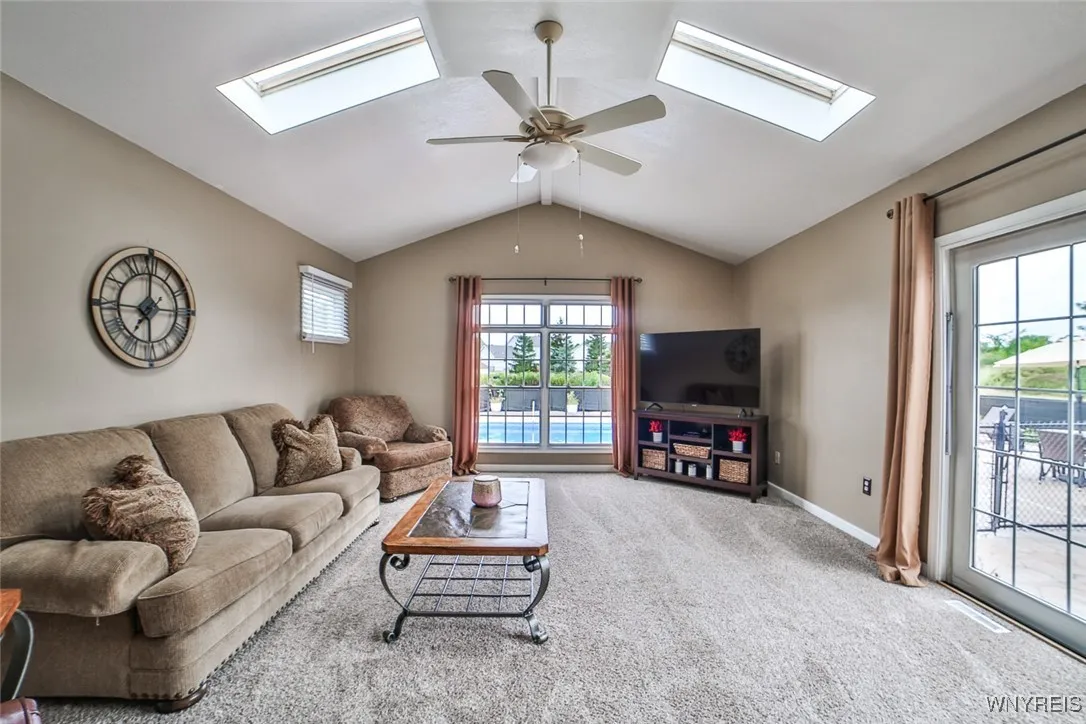 47 Independence Lane, Grand Island, New York 14072, Grand Island, New York 14072, 3 Bedrooms Bedrooms, 8 Rooms Rooms,2 BathroomsBathrooms,Residential,Closed,47 Independence Lane, Grand Island, New York 14072,0,B1631155