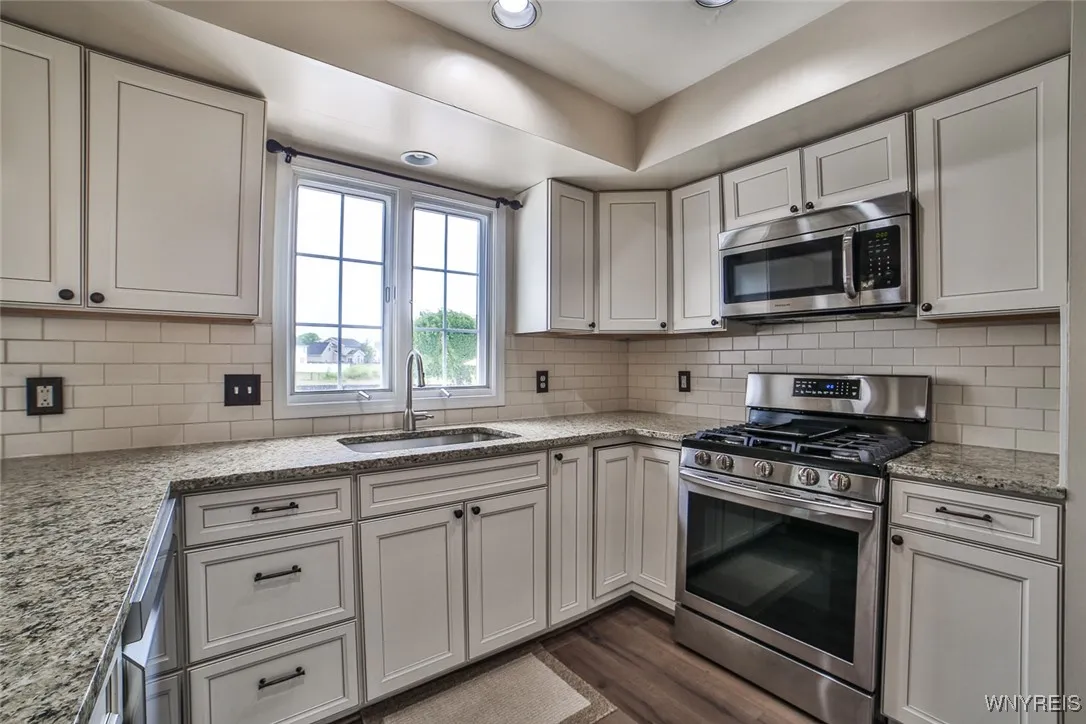 47 Independence Lane, Grand Island, New York 14072, Grand Island, New York 14072, 3 Bedrooms Bedrooms, 8 Rooms Rooms,2 BathroomsBathrooms,Residential,Closed,47 Independence Lane, Grand Island, New York 14072,0,B1631155