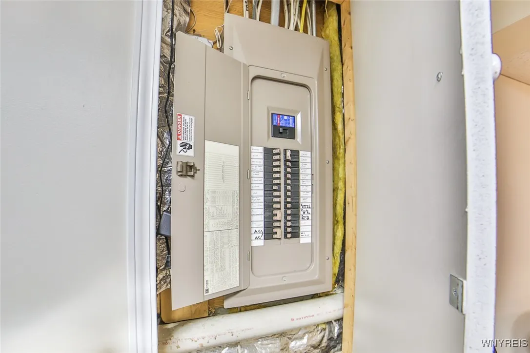 47 Independence Lane, Grand Island, New York 14072, Grand Island, New York 14072, 3 Bedrooms Bedrooms, 8 Rooms Rooms,2 BathroomsBathrooms,Residential,Closed,47 Independence Lane, Grand Island, New York 14072,0,B1631155