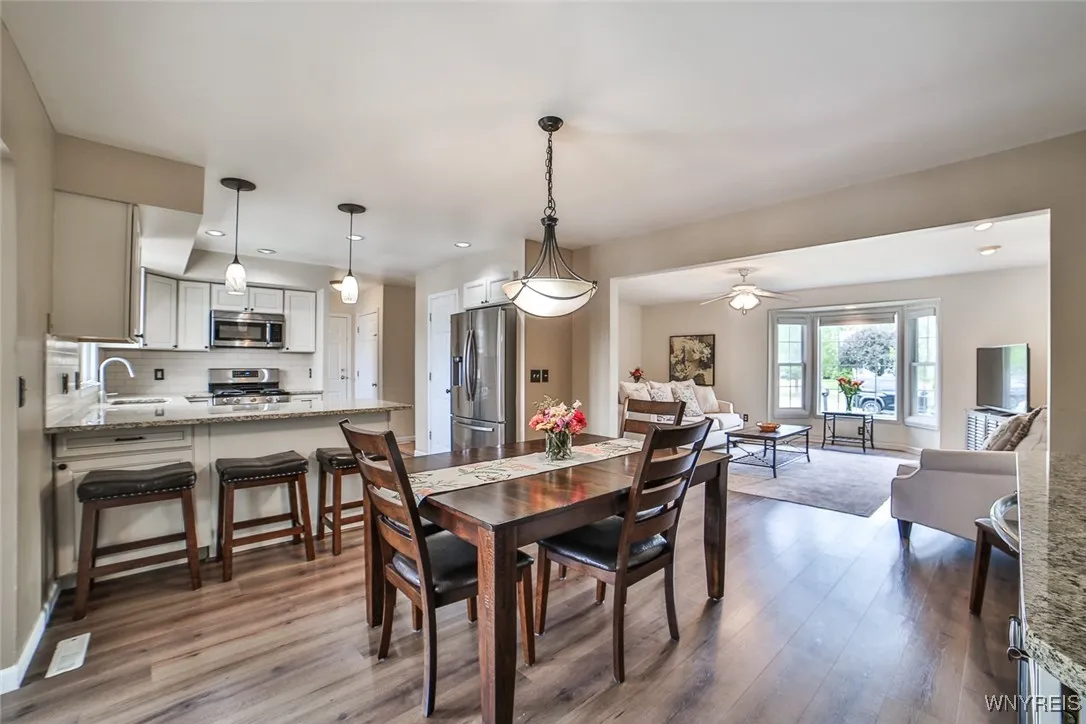 47 Independence Lane, Grand Island, New York 14072, Grand Island, New York 14072, 3 Bedrooms Bedrooms, 8 Rooms Rooms,2 BathroomsBathrooms,Residential,Closed,47 Independence Lane, Grand Island, New York 14072,0,B1631155