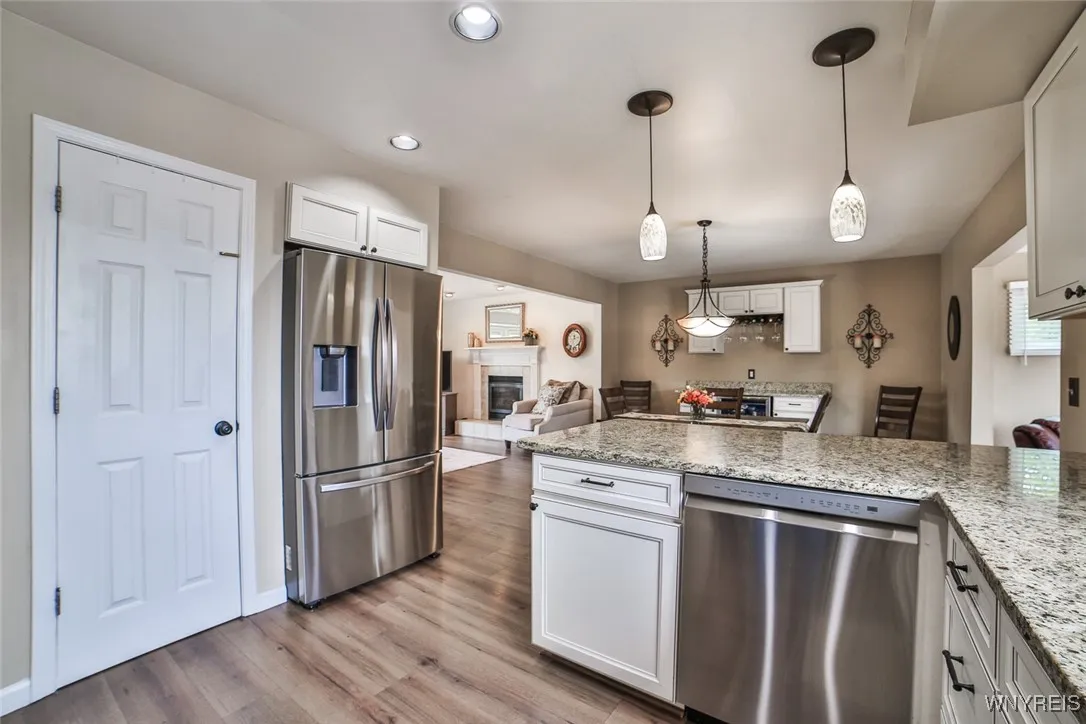 47 Independence Lane, Grand Island, New York 14072, Grand Island, New York 14072, 3 Bedrooms Bedrooms, 8 Rooms Rooms,2 BathroomsBathrooms,Residential,Closed,47 Independence Lane, Grand Island, New York 14072,0,B1631155