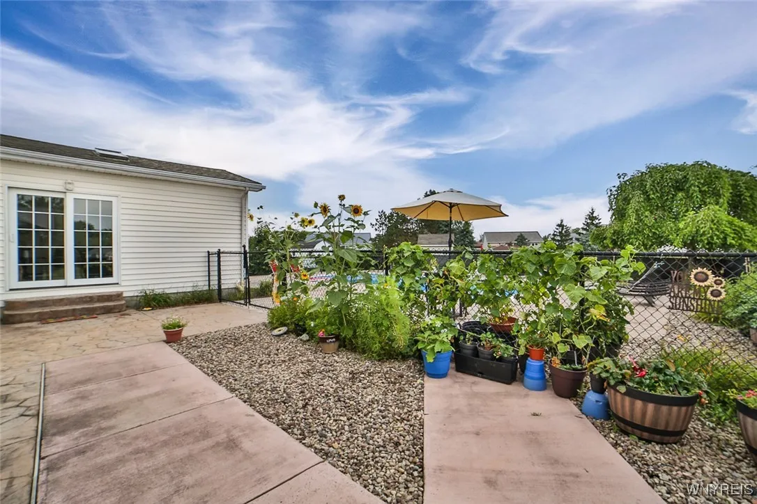 47 Independence Lane, Grand Island, New York 14072, Grand Island, New York 14072, 3 Bedrooms Bedrooms, 8 Rooms Rooms,2 BathroomsBathrooms,Residential,Closed,47 Independence Lane, Grand Island, New York 14072,0,B1631155