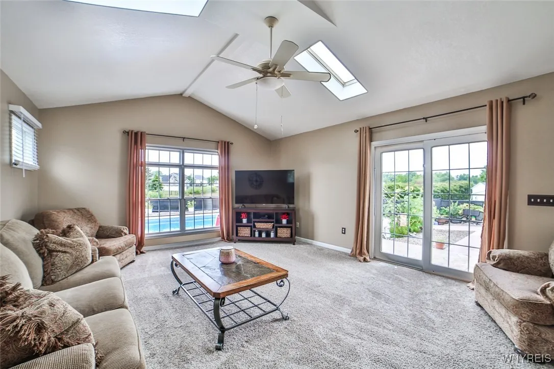 47 Independence Lane, Grand Island, New York 14072, Grand Island, New York 14072, 3 Bedrooms Bedrooms, 8 Rooms Rooms,2 BathroomsBathrooms,Residential,Closed,47 Independence Lane, Grand Island, New York 14072,0,B1631155