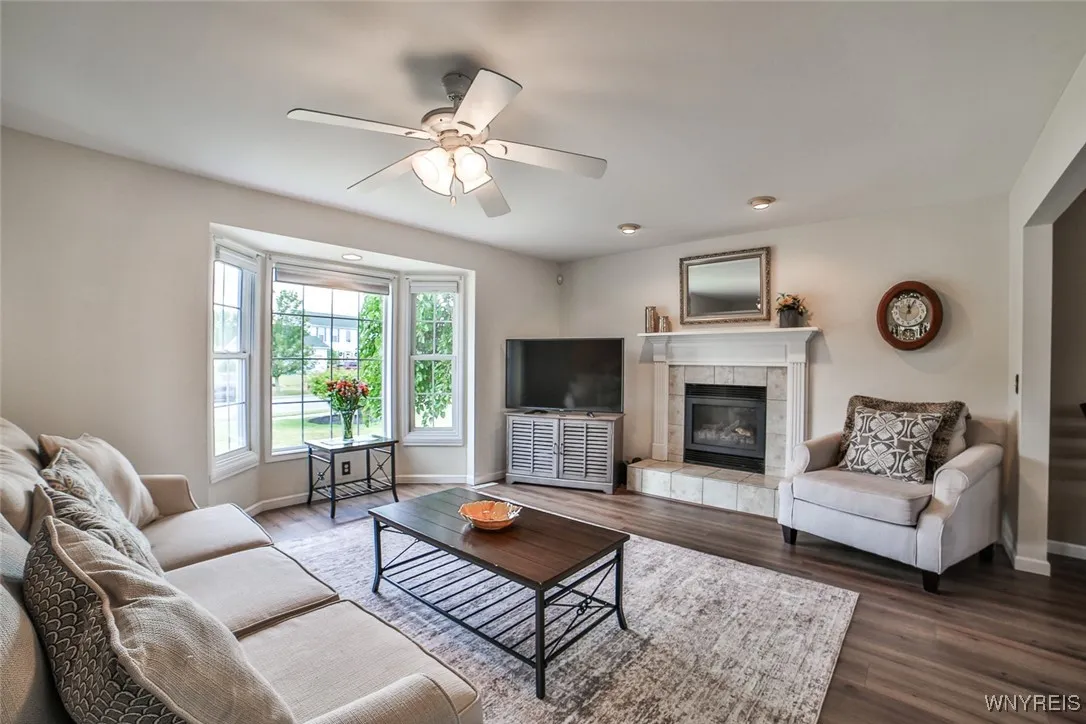 47 Independence Lane, Grand Island, New York 14072, Grand Island, New York 14072, 3 Bedrooms Bedrooms, 8 Rooms Rooms,2 BathroomsBathrooms,Residential,Closed,47 Independence Lane, Grand Island, New York 14072,0,B1631155