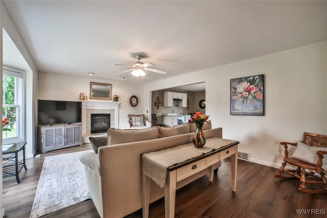 47 Independence Lane, Grand Island, New York 14072, Grand Island, New York 14072, 3 Bedrooms Bedrooms, 8 Rooms Rooms,2 BathroomsBathrooms,Residential,Closed,47 Independence Lane, Grand Island, New York 14072,0,B1631155