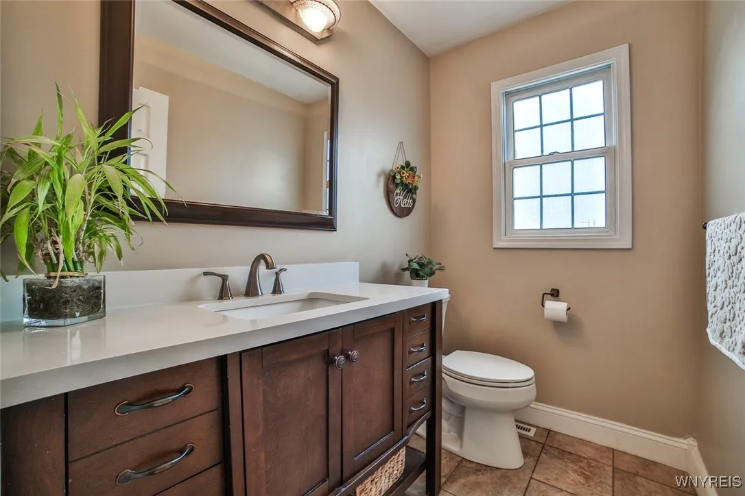 47 Independence Lane, Grand Island, New York 14072, Grand Island, New York 14072, 3 Bedrooms Bedrooms, 8 Rooms Rooms,2 BathroomsBathrooms,Residential,Closed,47 Independence Lane, Grand Island, New York 14072,0,B1631155