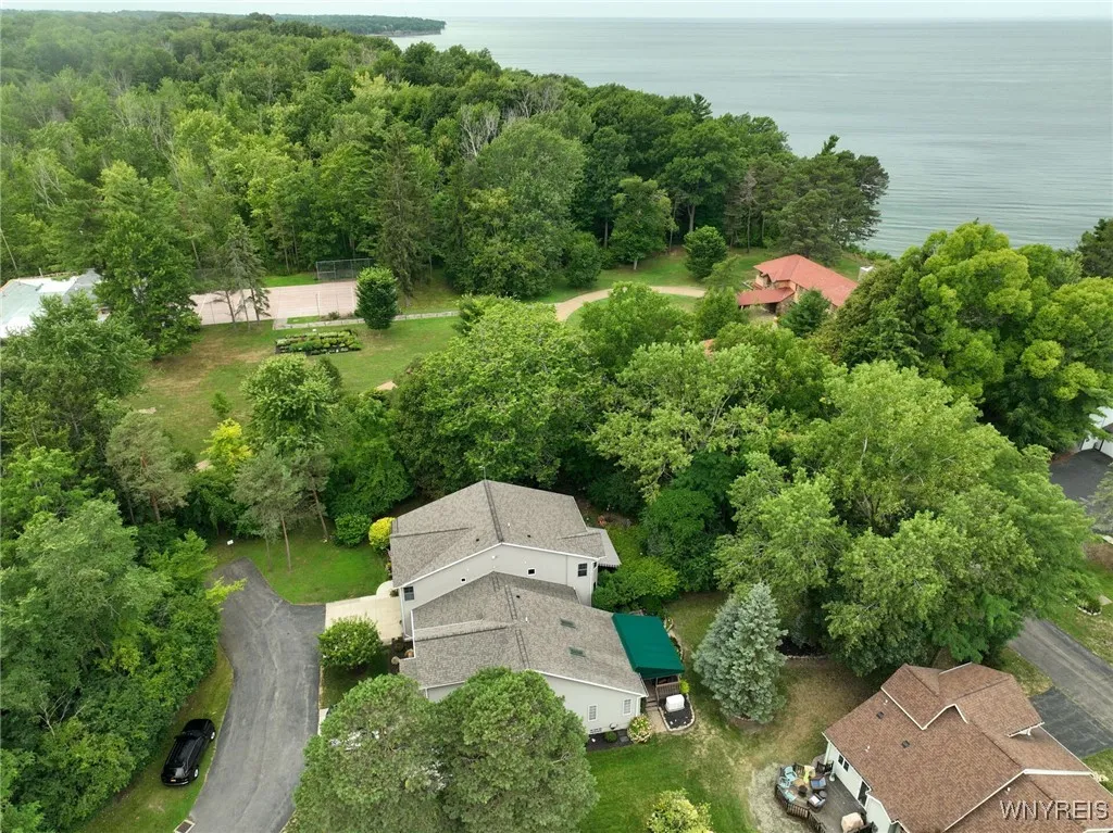 1406 Green Briar Court, Evans, New York 14047, Evans, New York 14047, 2 Bedrooms Bedrooms, 6 Rooms Rooms,2 BathroomsBathrooms,Residential,Closed,1406 Green Briar Court, Evans, New York 14047,0,B1631320