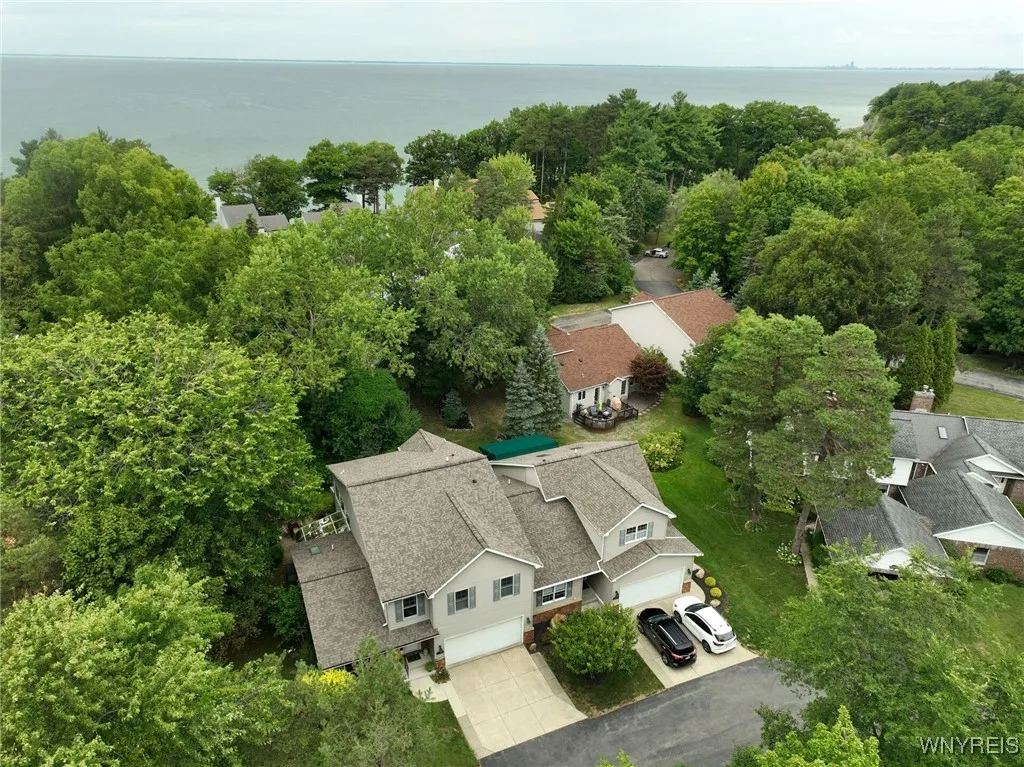 1406 Green Briar Court, Evans, New York 14047, Evans, New York 14047, 2 Bedrooms Bedrooms, 6 Rooms Rooms,2 BathroomsBathrooms,Residential,Closed,1406 Green Briar Court, Evans, New York 14047,0,B1631320
