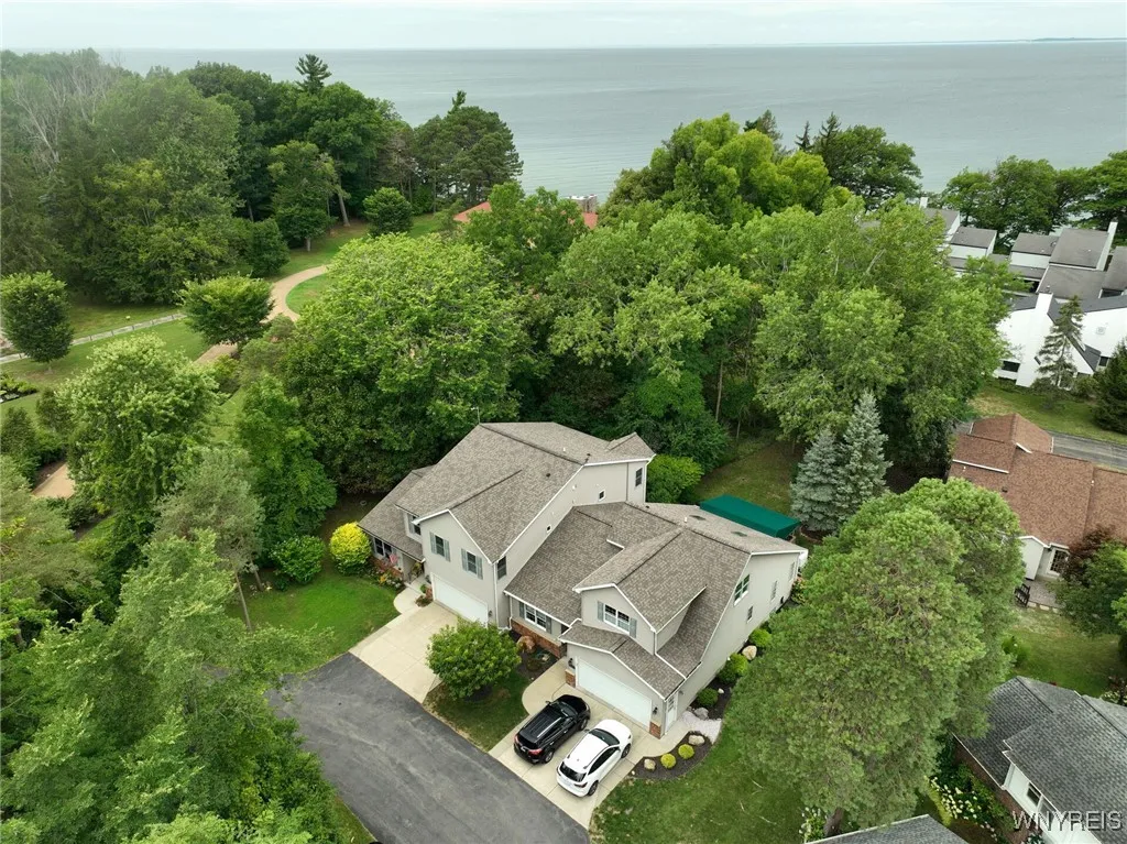 1406 Green Briar Court, Evans, New York 14047, Evans, New York 14047, 2 Bedrooms Bedrooms, 6 Rooms Rooms,2 BathroomsBathrooms,Residential,Closed,1406 Green Briar Court, Evans, New York 14047,0,B1631320