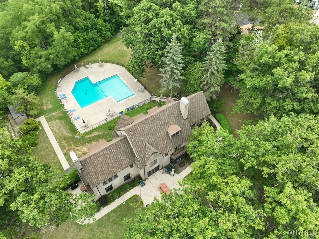 1406 Green Briar Court, Evans, New York 14047, Evans, New York 14047, 2 Bedrooms Bedrooms, 6 Rooms Rooms,2 BathroomsBathrooms,Residential,Closed,1406 Green Briar Court, Evans, New York 14047,0,B1631320