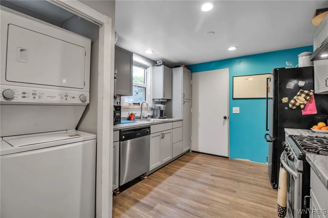 178 Schenck Street, North Tonawanda, New York 1412, North Tonawanda, New York 14120, 4 Bedrooms Bedrooms, 9 Rooms Rooms,2 BathroomsBathrooms,Residential,Closed,178 Schenck Street, North Tonawanda, New York 1412,0,B1632126