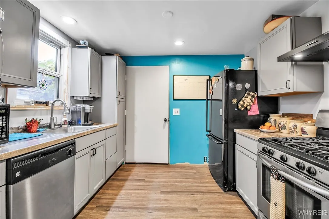 178 Schenck Street, North Tonawanda, New York 1412, North Tonawanda, New York 14120, 4 Bedrooms Bedrooms, 9 Rooms Rooms,2 BathroomsBathrooms,Residential,Closed,178 Schenck Street, North Tonawanda, New York 1412,0,B1632126