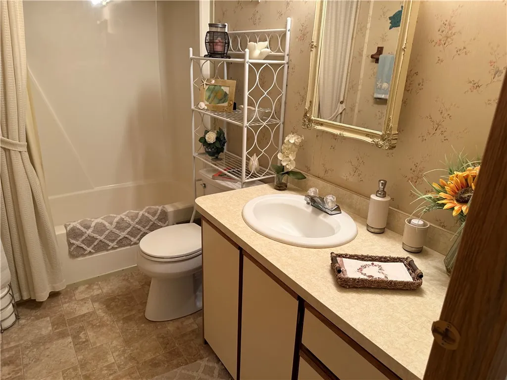 35 Hidden Meadows Drive, Bergen, New York 14416, Bergen, New York 14416, 2 Bedrooms Bedrooms, 6 Rooms Rooms,2 BathroomsBathrooms,Residential,Closed,35 Hidden Meadows Drive, Bergen, New York 14416,0,R1631727