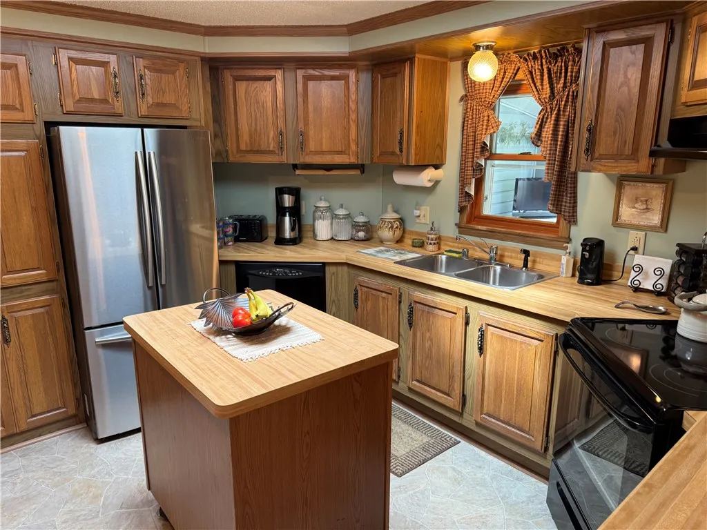 35 Hidden Meadows Drive, Bergen, New York 14416, Bergen, New York 14416, 2 Bedrooms Bedrooms, 6 Rooms Rooms,2 BathroomsBathrooms,Residential,Closed,35 Hidden Meadows Drive, Bergen, New York 14416,0,R1631727