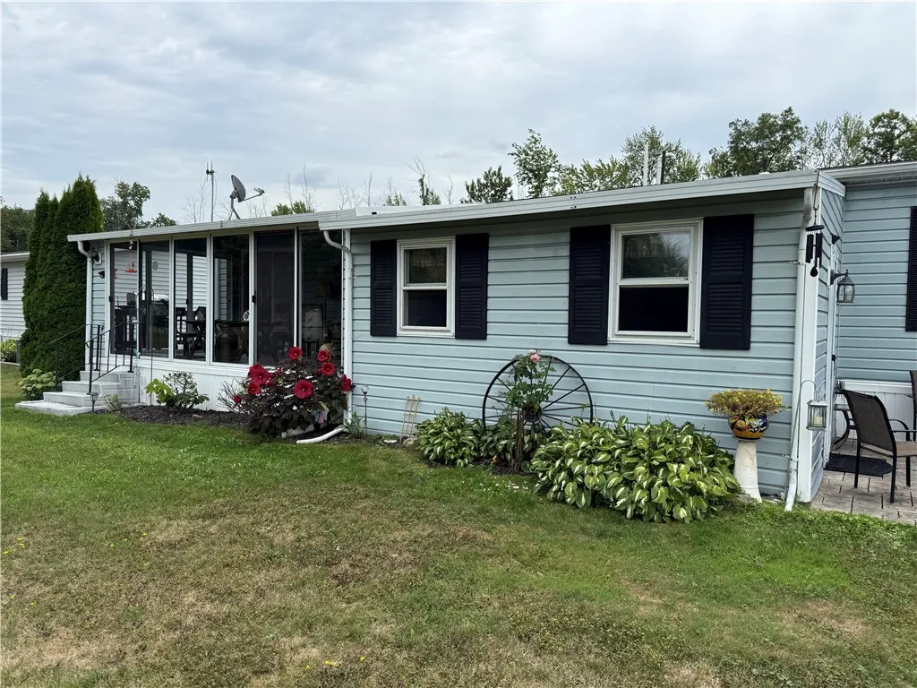 35 Hidden Meadows Drive, Bergen, New York 14416, Bergen, New York 14416, 2 Bedrooms Bedrooms, 6 Rooms Rooms,2 BathroomsBathrooms,Residential,Closed,35 Hidden Meadows Drive, Bergen, New York 14416,0,R1631727