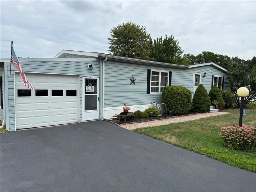 35 Hidden Meadows Drive, Bergen, New York 14416, Bergen, New York 14416, 2 Bedrooms Bedrooms, 6 Rooms Rooms,2 BathroomsBathrooms,Residential,Closed,35 Hidden Meadows Drive, Bergen, New York 14416,0,R1631727
