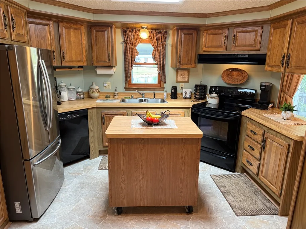 35 Hidden Meadows Drive, Bergen, New York 14416, Bergen, New York 14416, 2 Bedrooms Bedrooms, 6 Rooms Rooms,2 BathroomsBathrooms,Residential,Closed,35 Hidden Meadows Drive, Bergen, New York 14416,0,R1631727