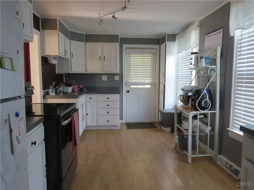 2133 Mcbride Avenue, Whitestown, New York 13502, Whitestown, New York 13502, 3 Bedrooms Bedrooms, 6 Rooms Rooms,1 BathroomBathrooms,Residential,Closed,2133 Mcbride Avenue, Whitestown, New York 13502,0,S1631786