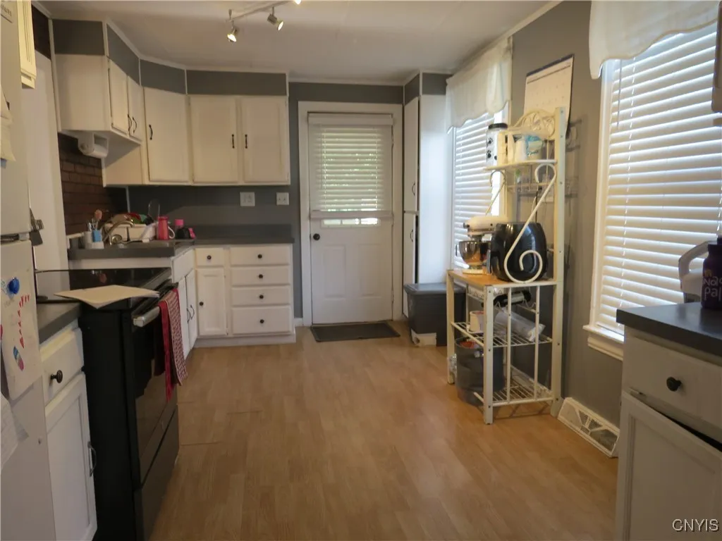 2133 Mcbride Avenue, Whitestown, New York 13502, Whitestown, New York 13502, 3 Bedrooms Bedrooms, 6 Rooms Rooms,1 BathroomBathrooms,Residential,Closed,2133 Mcbride Avenue, Whitestown, New York 13502,0,S1631786