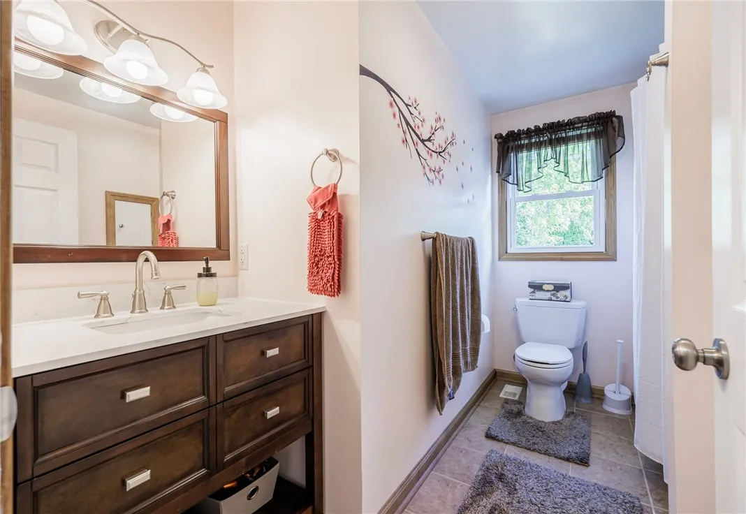 upper level updated bath upper level updated bath