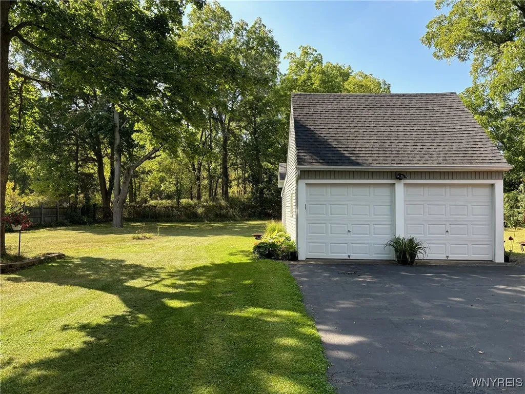 4540 Harris Hill Road, Clarence, New York 14221, Clarence, New York 14221, 3 Bedrooms Bedrooms, 6 Rooms Rooms,2 BathroomsBathrooms,Residential,For Sale,4540 Harris Hill Road, Clarence, New York 14221,B1632220