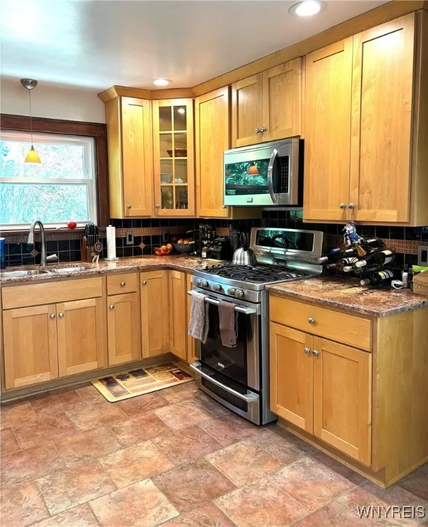 4540 Harris Hill Road, Clarence, New York 14221, Clarence, New York 14221, 3 Bedrooms Bedrooms, 6 Rooms Rooms,2 BathroomsBathrooms,Residential,For Sale,4540 Harris Hill Road, Clarence, New York 14221,B1632220