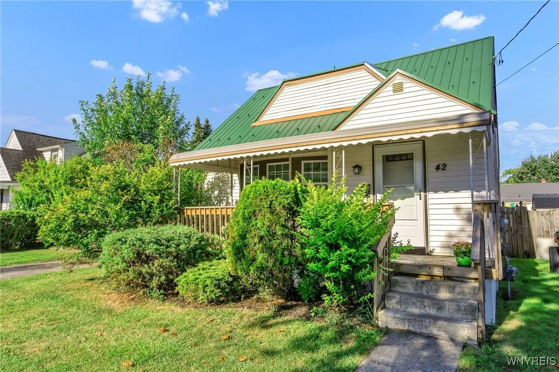 42 Henry Street, Cheektowaga, New York 14227, Cheektowaga, New York 14227, 3 Bedrooms Bedrooms, 6 Rooms Rooms,1 BathroomBathrooms,Residential,For Sale,42 Henry Street, Cheektowaga, New York 14227,0,B1632297