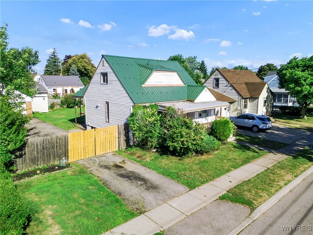 42 Henry Street, Cheektowaga, New York 14227, Cheektowaga, New York 14227, 3 Bedrooms Bedrooms, 6 Rooms Rooms,1 BathroomBathrooms,Residential,For Sale,42 Henry Street, Cheektowaga, New York 14227,0,B1632297