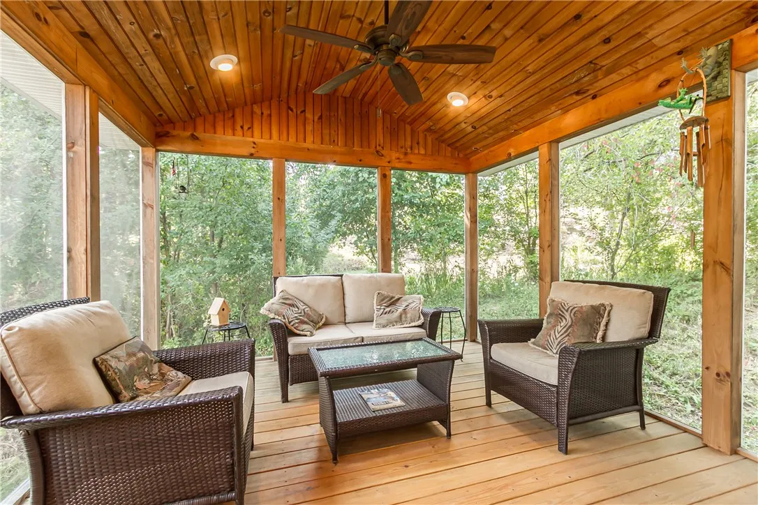 BE AT ONE WITH NATURE - WOOD CATHEDRAL CEILING SCREENED PORCH!
