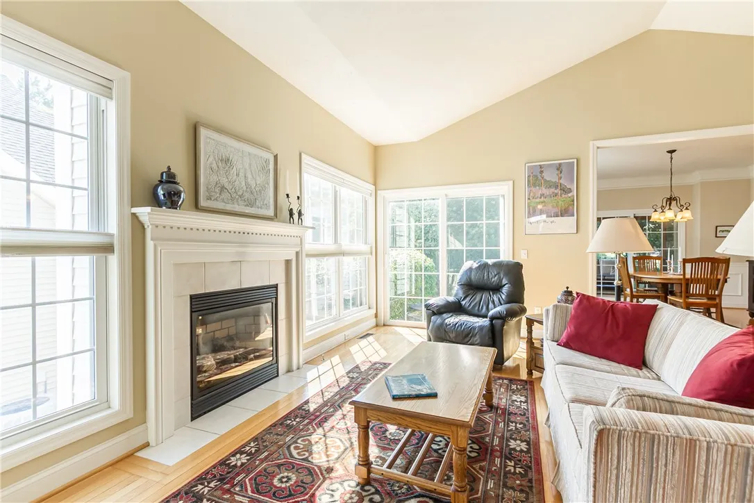 SPECTACULAR CATHEDRAL GREAT ROOM WITH GAS FIREPLACE & HARDWOOD FLOORS!
