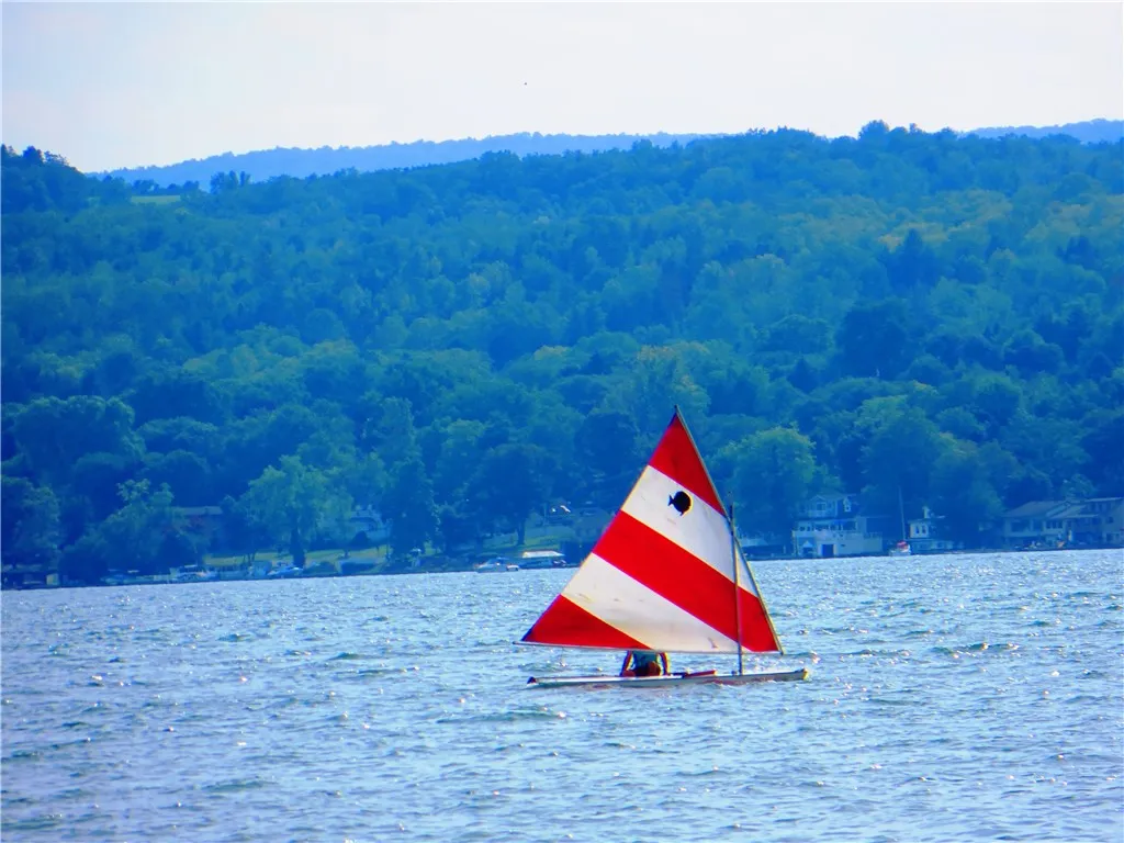 SALING ON CANANDAIGUA LAKE