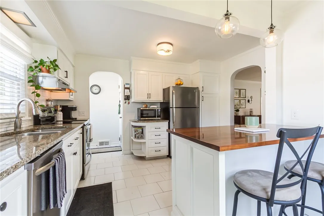 140 Saint Rita Drive, Gates, New York 14606, Gates, New York 14606, 3 Bedrooms Bedrooms, 7 Rooms Rooms,1 BathroomBathrooms,Residential,For Sale,140 Saint Rita Drive, Gates, New York 14606,R1631831